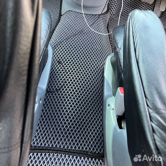 Автомобильные коврики на Toyota Estima