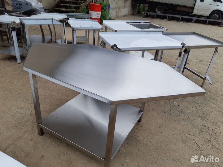 Кухоная мойка со столом из нержавейки