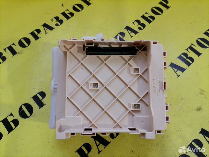 Блок предохранителей Toyota Rav4 40 2013-2019 2.0