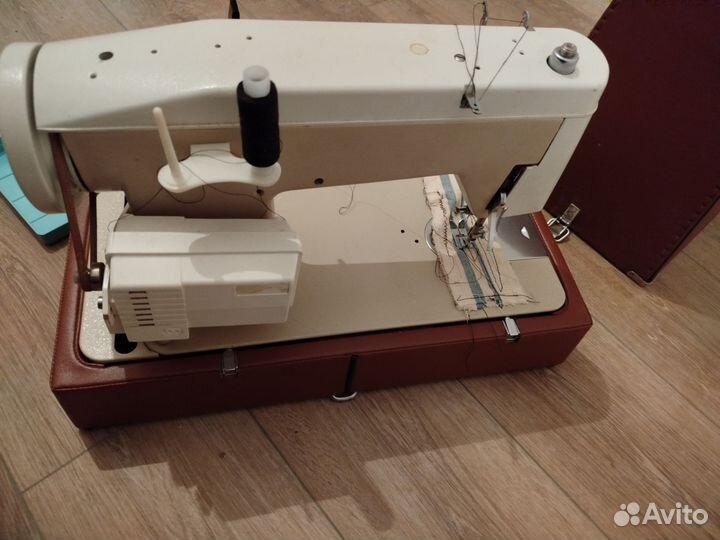 Швейная машинка radom 466
