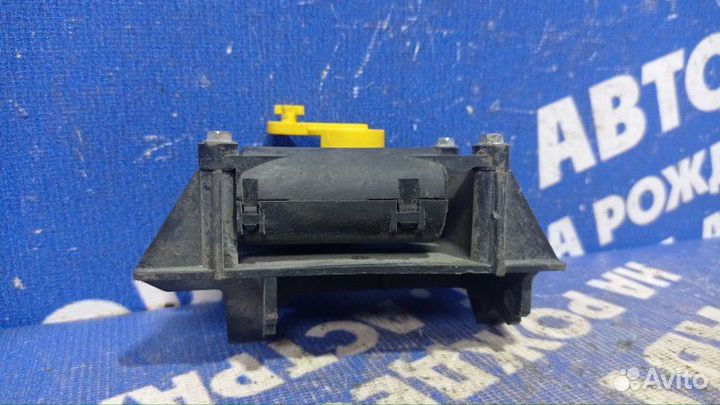 Моторчик заслонок отопителя Skoda Octavia Tour