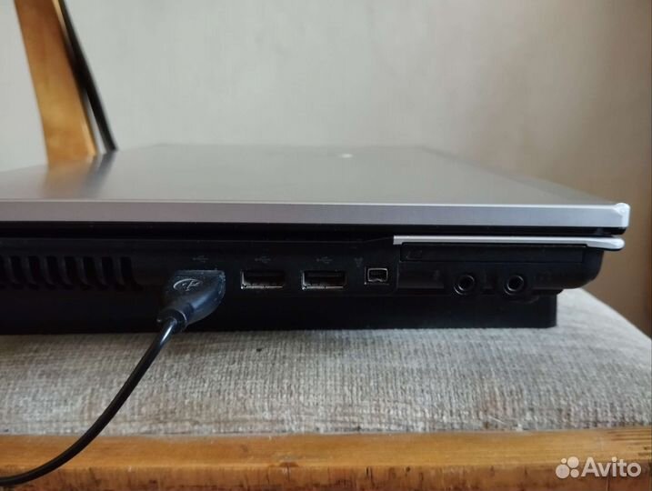 Ноутбук hp elitebook 8440p. Оз4 GB,hdd 256