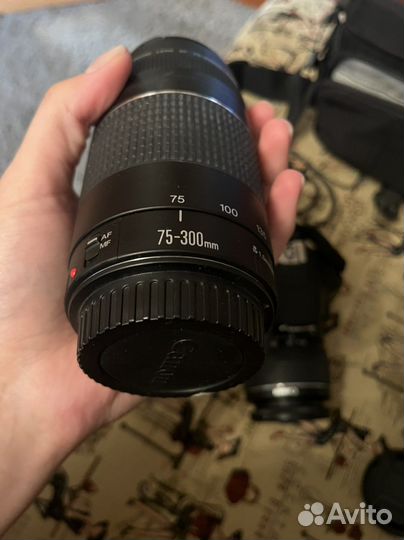 Зеркальный фотоаппарат canon 1200D