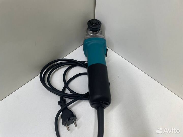 Болгарка Makita 9558HNR