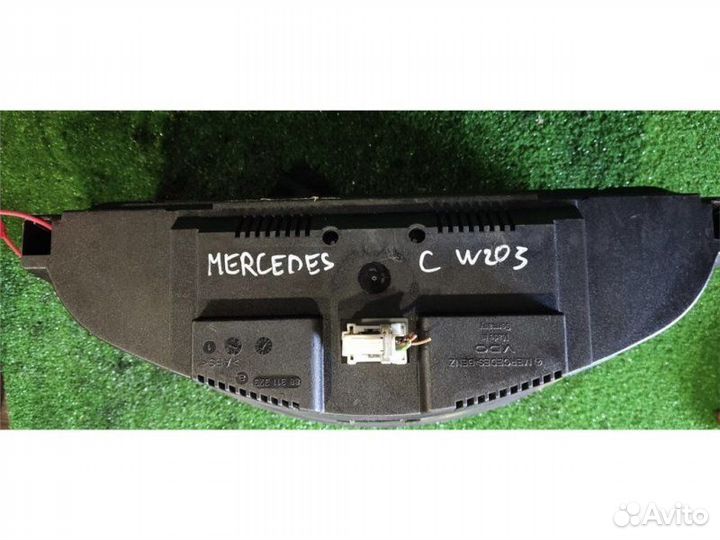 Щиток приборов (приборная панель) Mercedes C W203