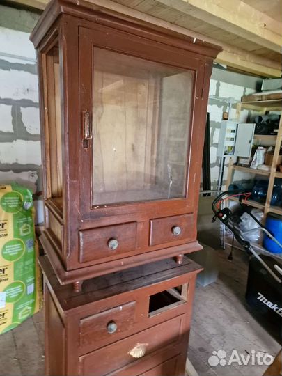 Старинный буфет горка