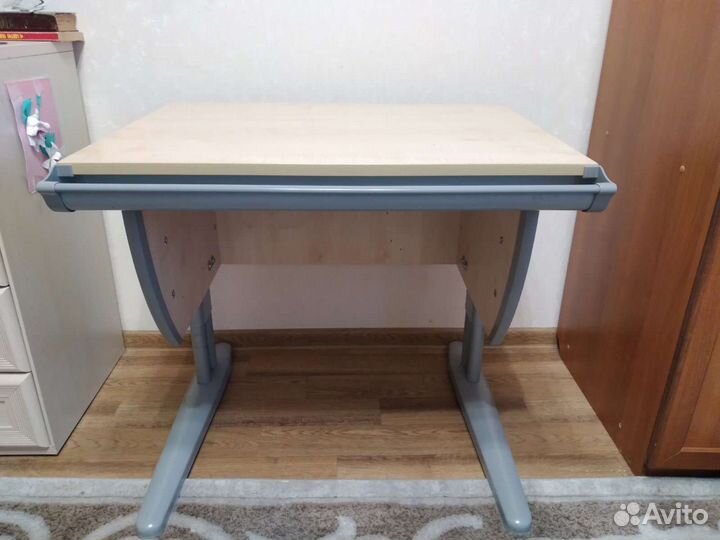 Растущая парта и стул Дэми