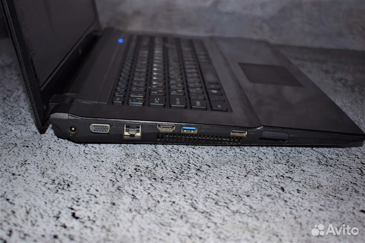 Ноутбук DNS на Core i3-2370M/ 17 дюймов/ssd 240 gb