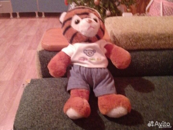 Продажа игрушек,примерно 60 штук