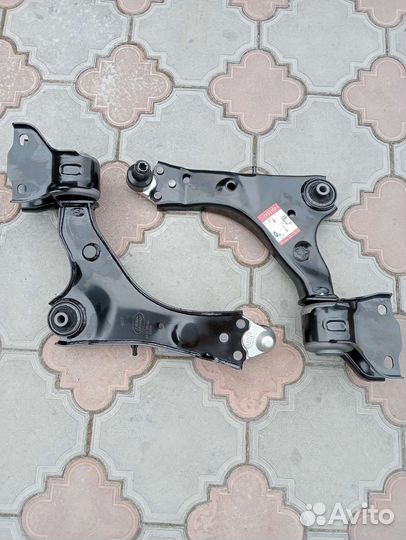 Рычаги Discovery sport LR086107 LR086108