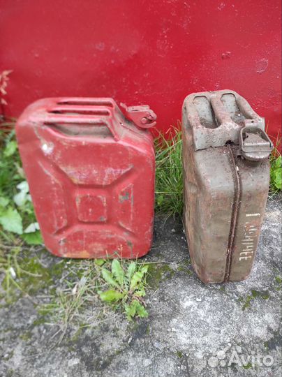 Канистры металлические 20 литров