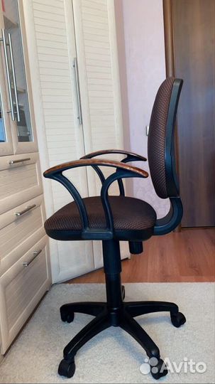 Компьютерное кресло