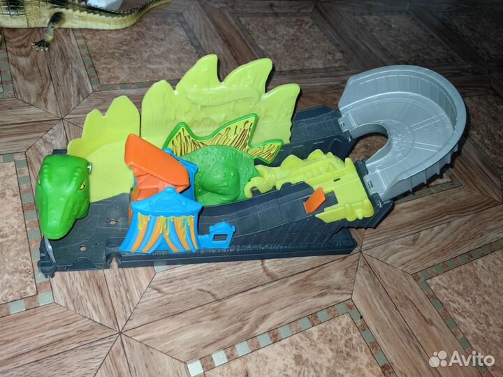 Трек Hot Wheels Dino Coaster Attack GTT68