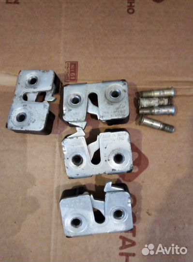 Замки,ручки дверные для Ваз