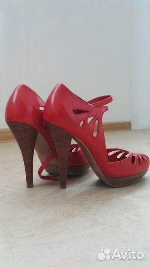 Босоножки Basconi красные