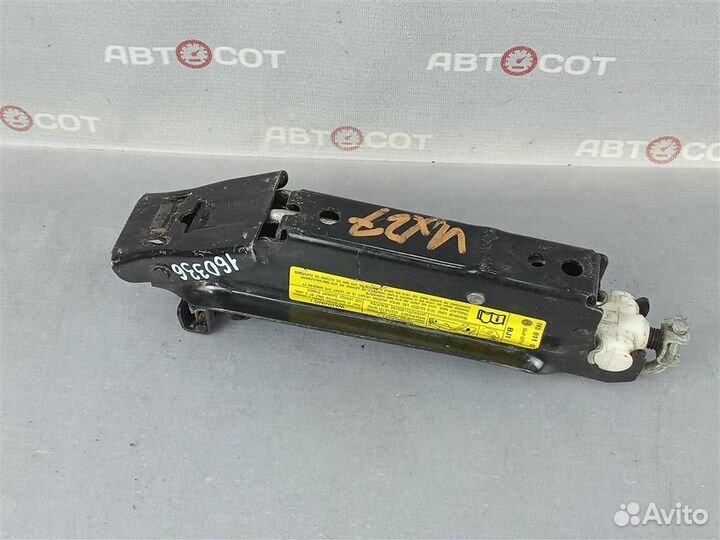 Домкрат автомобильный VW Golf VI 2009-2012