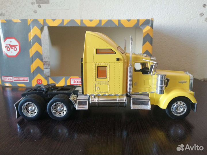 Модель kenworth w900 1:32