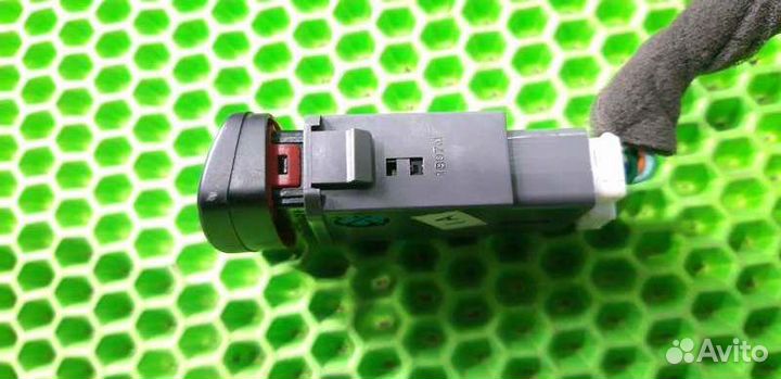 Кнопка аварийной сигнализации Chevrolet Lacetti