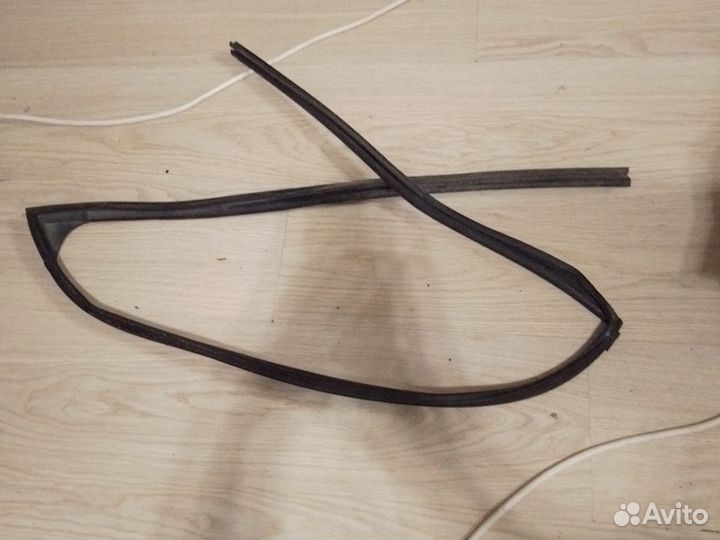 Уплотнитель проёма стекла пер. Лев Honda civic 9FB