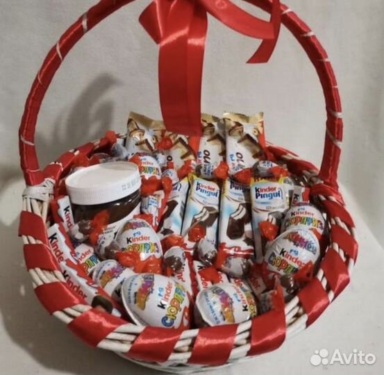 Сладкий бокс с киндерами в подарочной упаковке