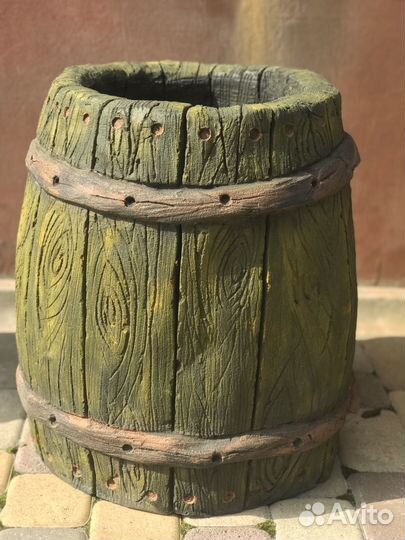 Большой цветочный горшок для улицы