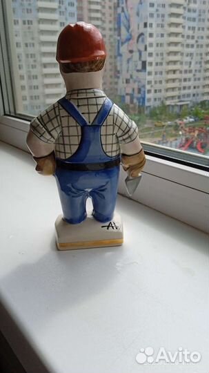 Фигурка строитель и его друзья