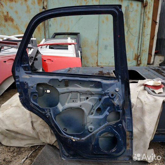 Дверь Suzuki sx4