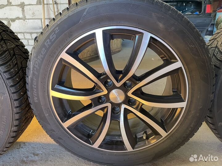 Hankook Winter I'Pike RS2 W429 215/55 R17