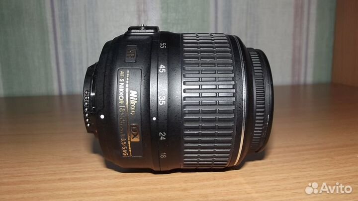 Объектив Nikon 18-55