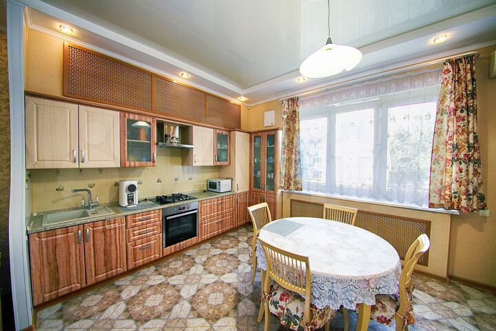 2-к. квартира, 89,8 м², 2/5 эт.