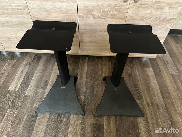 Стойки для акустики Vogels