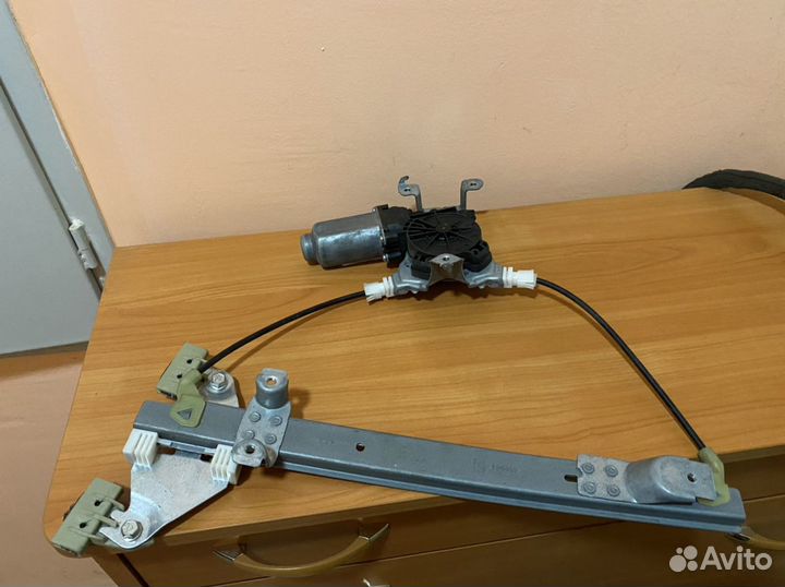 Стеклоподъемник ограничитель Ниссан Кашкай