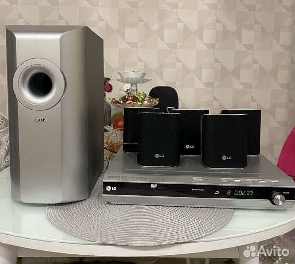 DVD проигрыватель LG LH-T250X