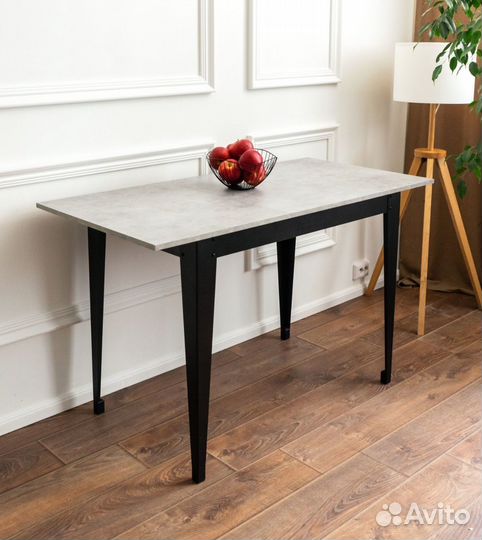 Кухонный стол новый