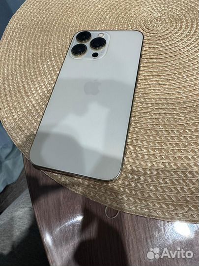 Телефон iPhone