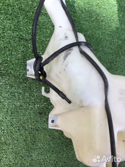 Бачок стеклоомывателя Honda Civic FD1 Дефект крепл