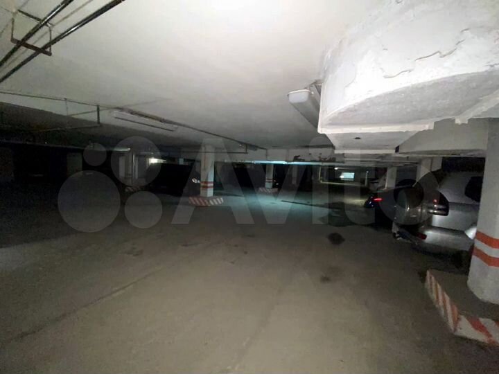 Машиноместо, 12 м²