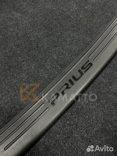 Накладка на задний бампер Toyota Prius 2003-2009 A