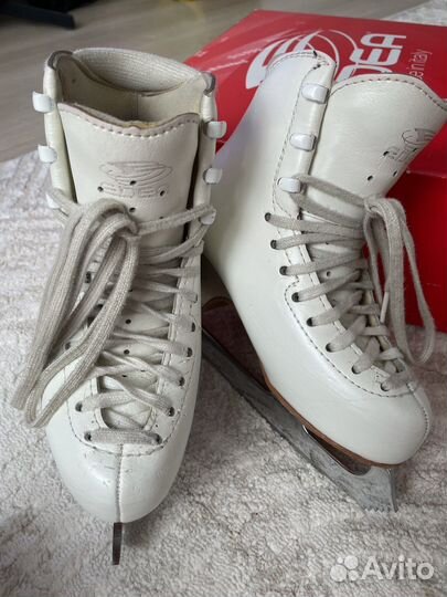 Фигурные коньки edea 195