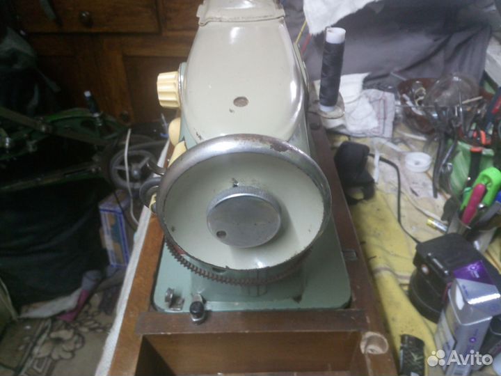 Швейная машина лада