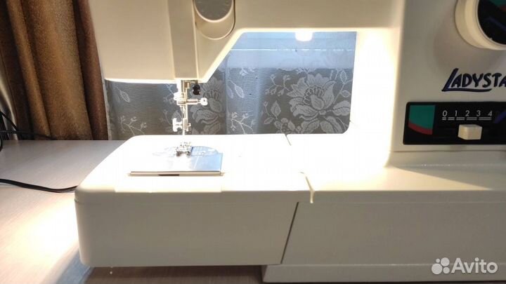 В идеальном состоянии швейная машинка singer 9021