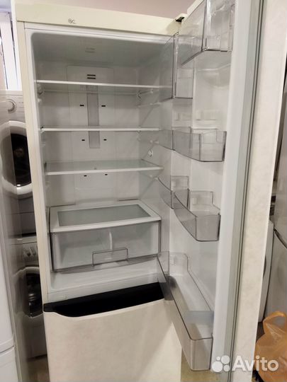 Холодильник LG (no frost) 190 см