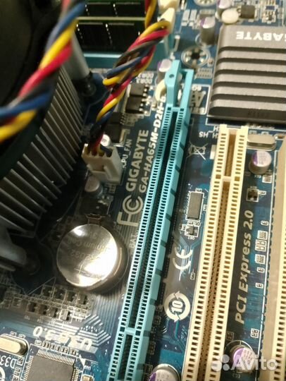 Материнска gigabyte 1155+проц Core i3-2100+2 DDR3