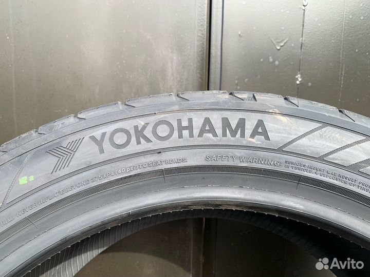 Yokohama Advan Sport V107 295/35 R21 107Y