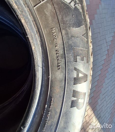 Goodyear Ultragrip Ice Arctic 215/65 R16 98