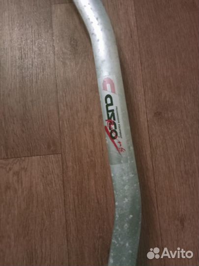 Передняя распорка Gusco на subaru legacy bl5