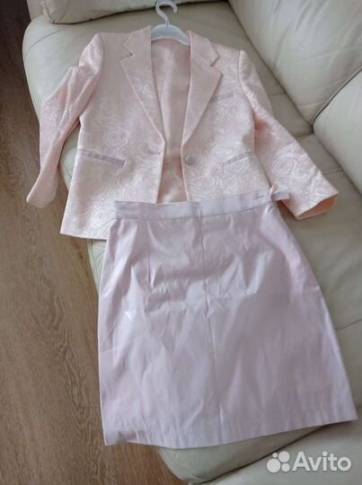 Костюм юбка + пиджак Италия новый 128-134 рост