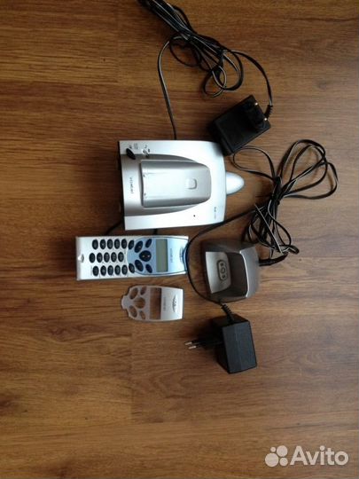 Телефон Voxtel (две базы и сменная панель)