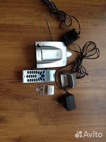 Телефон Voxtel (две базы и сменная панель)