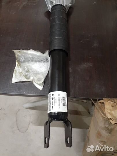 Амортизатор задний Jeep Grand Cherokee WK2